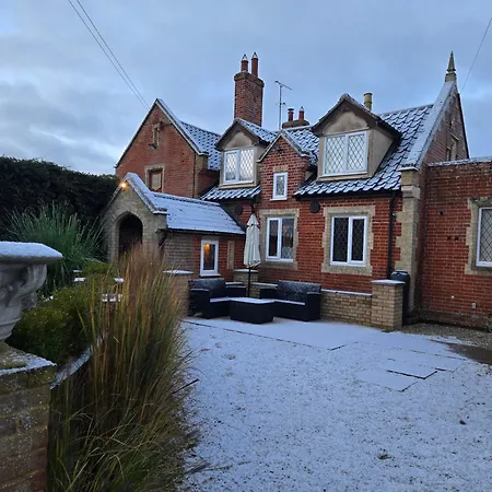 Old School Villa Bromeswell Exterior photo